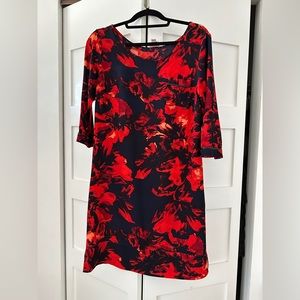 Three-quarter sleeve patterned mini dress, very comfortable and beautiful!